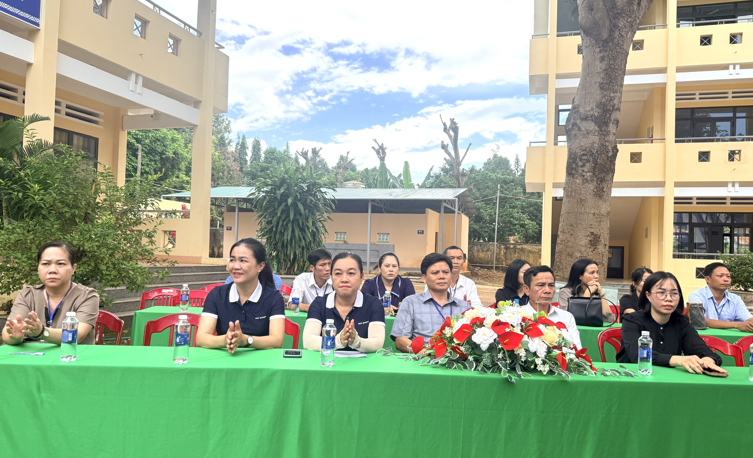 Các đại biểu tham dự chương trinh